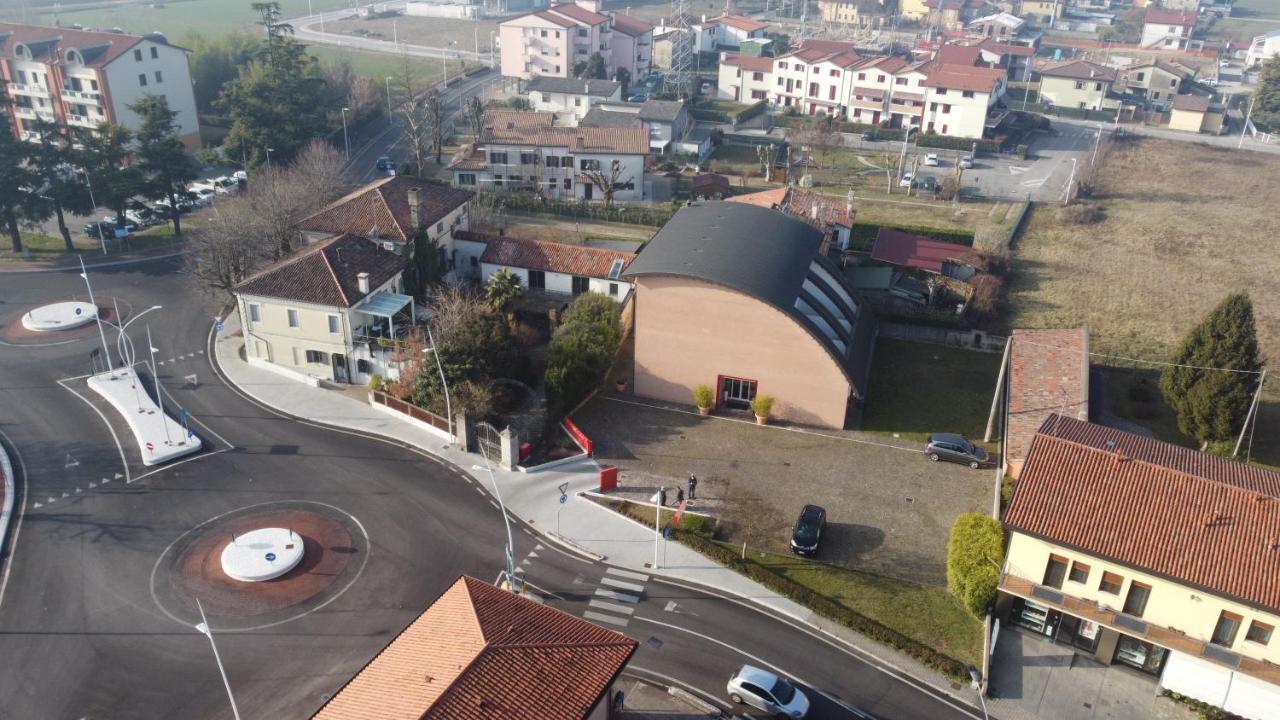 15.92 Hotel Cazzago  Extérieur photo